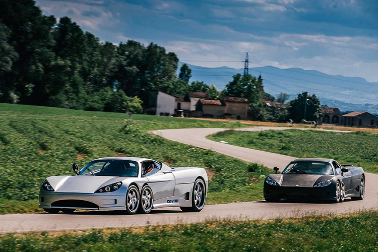 Tuy là siêu xe duy nhất được biết đến tồn tại trên thị trường, nhưng 6SW lại không phải là mẫu xe đầu tiên mang tầm nhìn về thiết kế độc đáo này. Vào năm 1962, Ford đã trình làng mẫu xe concept Ford Seattle-ite XXI với kiểu bố trí 6 bánh tương tự siêu xe 6SW ngày nay