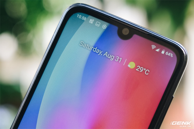 Màn hình của Vsmart Star mang lối thiết kế "giọt nước". 