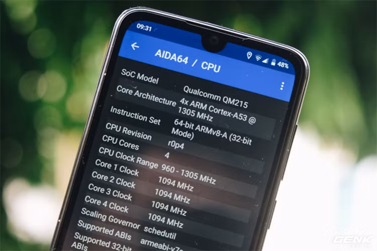 Vsmart Star là smartphone đầu tiên trên thế giới được trang bị chip Snapdragon 215 vừa được Qualcomm ra mắt hồi tháng 7/2019. Snapdragon 215 là con chip đầu tiên thuộc Snapdragon 200 series hỗ trợ 64-bit, mà theo Qualcomm là nhanh hơn 50% so với Snapdragon 212. 