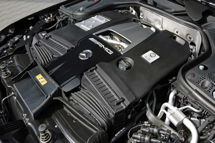 Động cơ nguyên bản của Mercedes-AMG GT 63 S là động cơ V8 tăng áp kép dung tích 4.0L, công suất tối đa 639 mã lực, mô-men xoắn cực đại 900 Nm, hộp số tự động 9 cấp Speedshift. Thời gian tăng tốc 0-100 km/h là 3,2 giây, tốc độ tối đa 315 km/h.