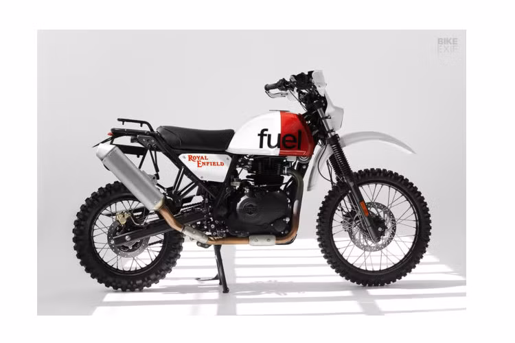 Vào thời điểm này mọi năm, Fuel Bespoke Motorcycles thường chuẩn bị bắt đầu chuyến thám hiểm thường niên Scram Africa. Đây là một hành trình kéo dài 4.000km diễn ra ở Bắc Phi, dành riêng cho các mẫu xe kinh điển và kinh điển tân thời. Đó cùng là thời cơ tuyệt vời để thử nghiệm một chiếc xe độ mới như Royal Enfield Himalayan giá rẻ.