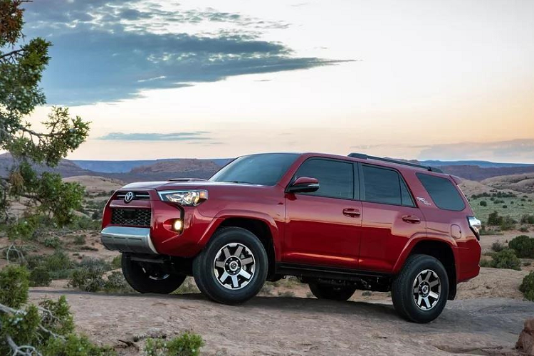 Riêng phiên bản Toyota 4Runner TRD Pro 2020 tăng giá mạnh nhất. Nếu cộng cả phí giao xe, giá bán bản này tại Mỹ là 50.885 USD (khoảng 1,18 tỷ đồng), tăng gần 3.000 USD so với model 2019.