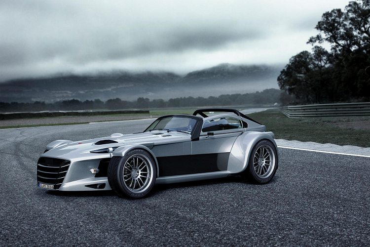 Trong khi một vài nhà sản xuất ôtô Hàn Quốc đã đi ra toàn cầu và trở thành những nhà sản xuất ô tô đẳng cấp thế giới, câu chuyện về nhiều hãng xe Triều Tiên vẫn còn đang rất ảm đạm. Sungri được thành lập vào năm 1950 và là nhà sản xuất ô tô lớn nhất và lâu đời nhất của Bắc Triều Tiên. Sáng tạo hiếm khi là một phần của bất kỳ ngành công nghiệp nào khi tên chính thức của một quốc gia có dòng chữ “Cộng hòa Nhân dân” và Sungri cũng không ngoại lệ.