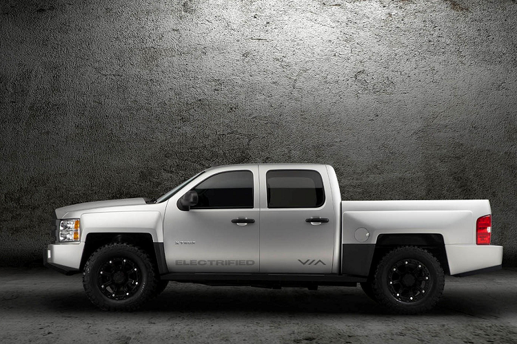 Công ty xe hơi Bristol đã được cải tổ vào năm 2011 ngay sau khi công ty ban đầu, được thành lập lần đầu tiên vào năm 1945, được quản lý. Bristol đã cung cấp ít khách hàng giàu có bằng cách khôi phục và bán xe hơi từ một phòng trưng bày của nó trên đường Kensington High Street ở London. Vào năm 2015, Bristol Cars đã công bố một chiếc xe mới có tên Bullet. Nó xuất hiện tại Goodwood vào năm 2016, nhưng không có gì được nhìn thấy kể từ đó và đã có báo cáo về các thành viên nhóm bán hàng và tiếp thị rời khỏi công ty.