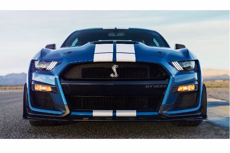 Những chiếc R-Spec chính là sự ưu ái đặc biệt của Ford dành cho người Úc. Mẫu xe này sử dụng các bộ phận hiệu suất từ Ford Performance Parts và sở hữu khối sức mạnh không dưới 700 mã.