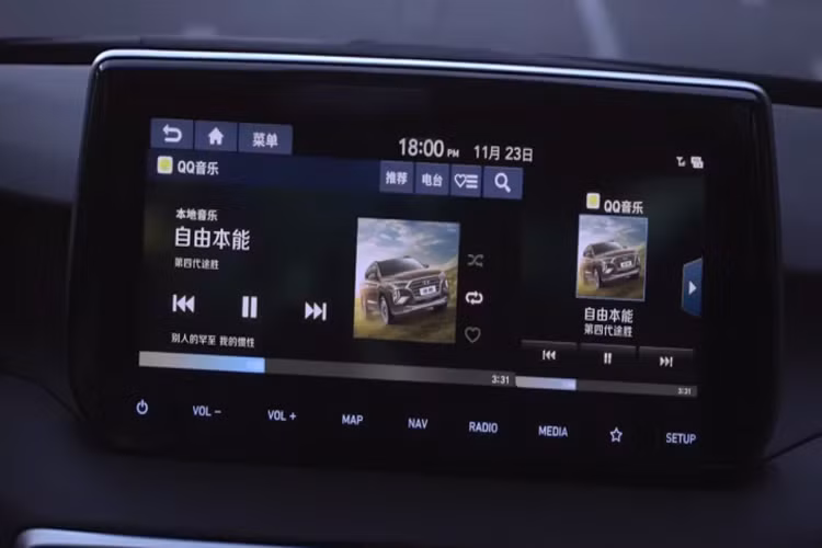 Phiên bản Hyundai Tucson tại Trung Quốc có công nghệ Stop/Start giúp cải thiện mức tiêu thụ nhiên liệu. Nhờ đó, mức tiêu thụ nhiên liệu dao động từ 6,7L/100km ở các phiên bản dẫn động trước, và 7,2L / 100km cho các phiên bản dẫn động bốn bánh.