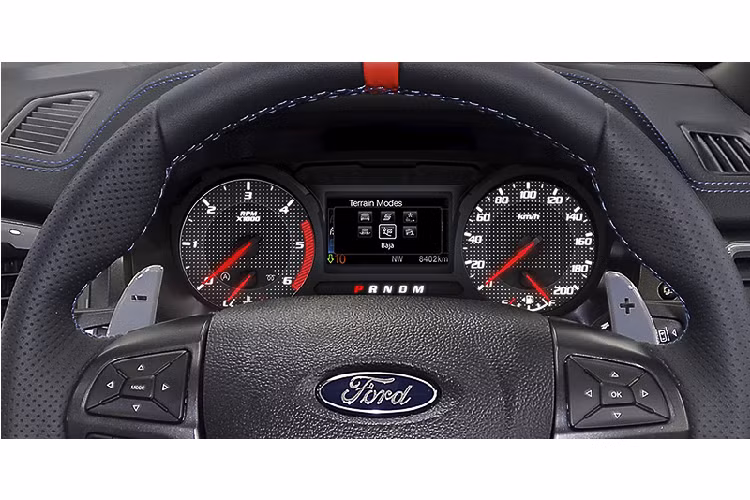 Ford Ranger Raptor là mẫu bán tải hiệu năng cao cỡ trung hoàn toàn mới được chế tạo chuyên dành để đua offroad.