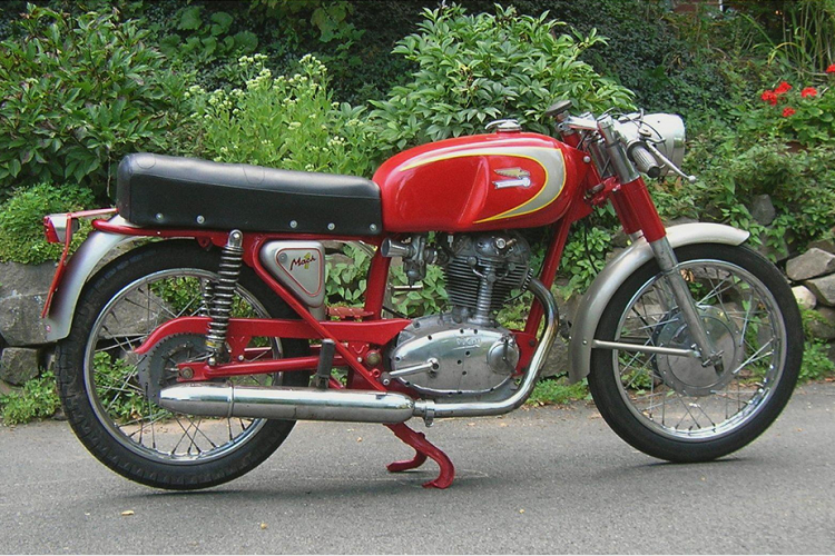 Ducati Mach 1 là chiếc xe được sản xuất trong khoảng thời gian từ năm 1965 đến năm 1969, là chiếc xe nhanh nhất thế giới vào thời điểm mà nó ra đời với tốc độ tối đa lên tới hơn 160 km/h. Mach 1 sở hữu khối động cơ 4 thì xy-lanh đơn dung tích 248,5 cc, hộp số 5 cấp. Xe đạt công suất 24 mã lực, có thiết kế hợp mốt vào thập kỷ 60.