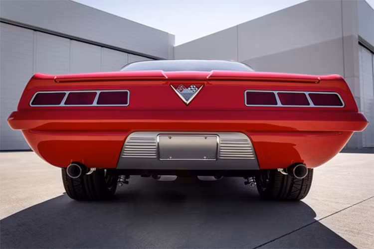 Chiếc giá xe Chevrolet Camaro 1969 hiện được rao bán trên eBay ở mức 195.000 USD (tương đương khoảng 452 triệu đồng). Người bán cho biết xe mới chạy được 32 km kể từ khi hoàn thành.