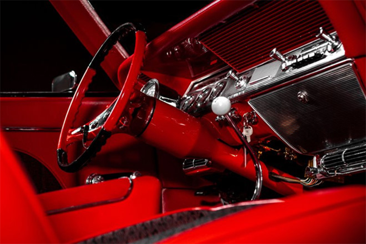 Đơn hàng được gửi tới Classic Car Investments, hãng xe mất tới gần 7 năm và hơn 5.000 giờ công lao động mới hoàn thành sản phẩm. Đổi lại, tín đồ trên đã phải chi hơn 500.000 USD (khoảng 1,16 tỷ đồng) để rước xe về.