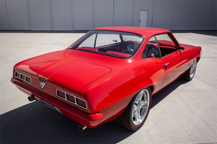 Còn có tên khác là Camaro Z/409, mẫu xe lấy cảm hứng từ bản phác thảo đăng trên tạp chí Hot Rod tháng 9/2009.