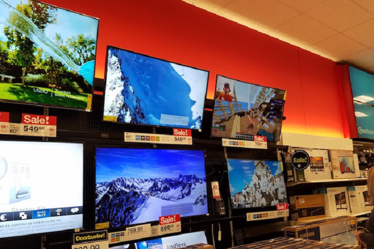 Cac thuong hieu dien thoai thong minh dang nhay sang lam TV