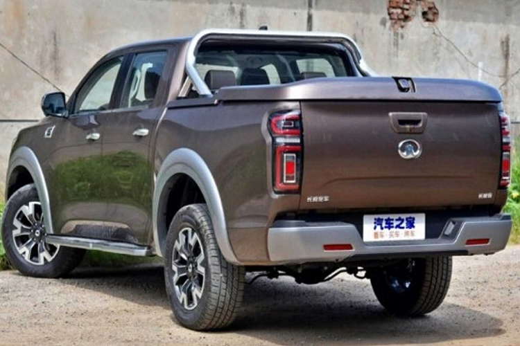 Về chiếc P Series 2019, mẫu xe này được phát triển trên khung gầm mới - tên gọi P71. Nền tảng này giúp cho mẫu xe gầm cao an toàn hơn, êm ái hơn, hiệu quả hơn, nhẹ hơn và dễ dàng tùy biến hơn so với thế hệ trước. Hãng Great Wall cho biết khách hàng có thể tùy chỉnh đến hơn 100 biến thể cho mẫu bán tải này, với những khác biệt về: tùy chọn động cơ, kích cỡ thân, phong cách lái...