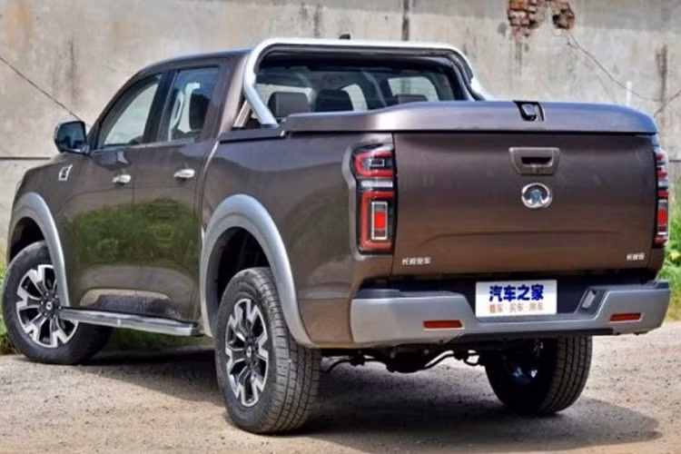 Về chiếc P Series 2019, mẫu xe này được phát triển trên khung gầm mới - tên gọi P71. Nền tảng này giúp cho mẫu xe gầm cao an toàn hơn, êm ái hơn, hiệu quả hơn, nhẹ hơn và dễ dàng tùy biến hơn so với thế hệ trước. Hãng Great Wall cho biết khách hàng có thể tùy chỉnh đến hơn 100 biến thể cho mẫu bán tải này, với những khác biệt về: tùy chọn động cơ, kích cỡ thân, phong cách lái...