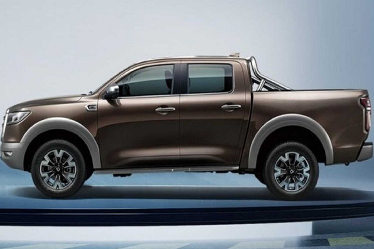 Mẫu xe bán tải Trung Quốc này cũng được lắp logo mới là một chữ P cách điệu. Chữ P này không chỉ hiện diện cho tên của xe "P Series" mà còn có nghĩa là “Power - Peak - Perfect” (Sức mạnh - Dẫn đầu - Hoàn hảo)