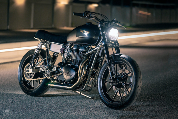 Họ rút ngắn nó, sau đó hàn trong một khung phụ tròn được uốn cong bằng tay ở phía sau, với bộ đèn hậu LED tích hợp cùng đèn tín hiệu cực kì đơn giản và gọn gàng.