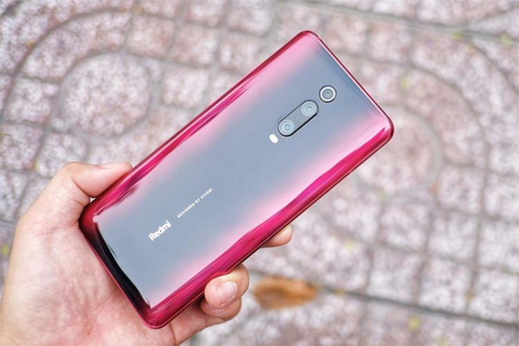 Theo diễn đàn XDA-Developers, Xiaomi Redmi K20 Pro đã được cập nhật Android 10. Tuy nhiên, bản cập nhật này chỉ dành cho thị trường Trung Quốc. Redmi K20 Pro phiên bản quốc tế, Xiaomi Mi 9 series, Mi 8 series, Mi Mix 2S, Mi Mix 3, Mi A2, Mi A2 Lite và Pocophone F1 sẽ được cập nhật Android mới vào quý IV/2019.