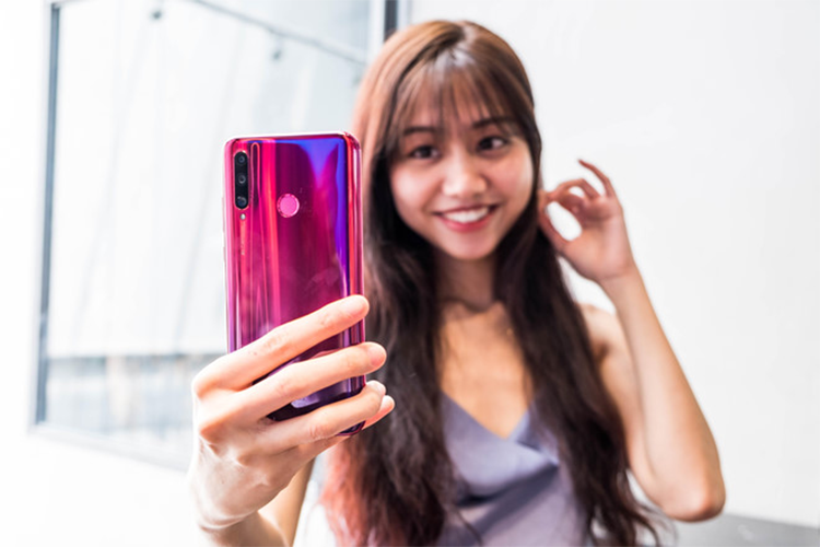 Một số mẫu smartphone của Honor (công ty con của Huawei) cũng sẽ được cập nhật lên Android 10 vào tháng 11 như Honor 10 series, Honor 20 series và Honor View 20. 