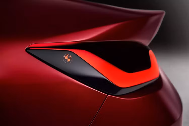 Đáng buồn hơn, Concept 4 không chỉ là mẫu xe duy nhất có lưới tản nhiệt quá khổ. Trào lưu thái quá này còn xuất hiện trên 7 Series và X7. Lưới tản nhiệt quá lớn của xe BMW thực sự không làm người dùng ấn tượng.