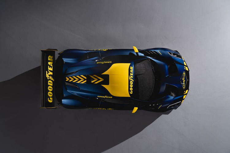 “Một điều phù hợp là thương hiệu xe Brabham trở lại đua sau 27 năm vắng bóng với David Brabham ngồi sau tay lái”, Dan Marks, giám đốc điều hành của ô-tô Brabham, cho biết. “Tốc độ, sự chuyên nghiệp và sự điềm tĩnh của David sẽ cung cấp một cơ sở tuyệt vời cho lần ra mắt đua xe thể thao của chúng tôi tại Brands Hatch, một ca khúc đã mang lại rất nhiều thành công cho Brabham trong quá khứ”.