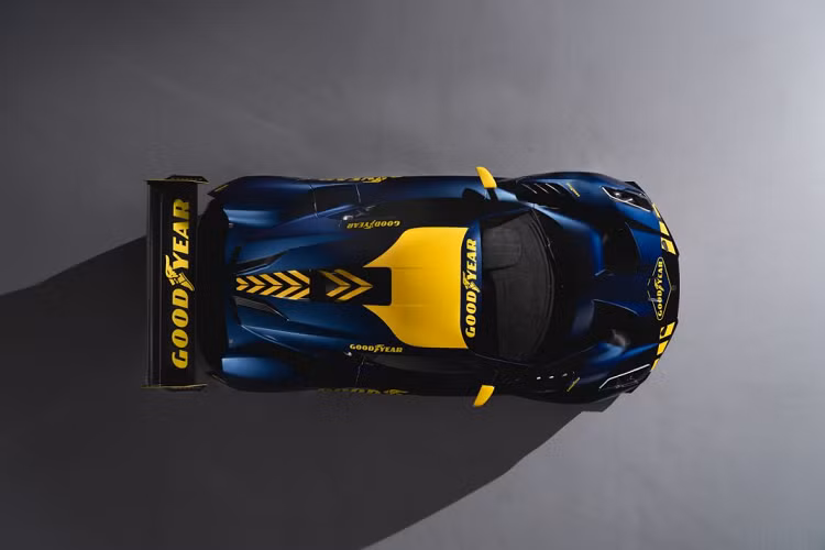 “Một điều phù hợp là thương hiệu xe Brabham trở lại đua sau 27 năm vắng bóng với David Brabham ngồi sau tay lái”, Dan Marks, giám đốc điều hành của ô-tô Brabham, cho biết. “Tốc độ, sự chuyên nghiệp và sự điềm tĩnh của David sẽ cung cấp một cơ sở tuyệt vời cho lần ra mắt đua xe thể thao của chúng tôi tại Brands Hatch, một ca khúc đã mang lại rất nhiều thành công cho Brabham trong quá khứ”.