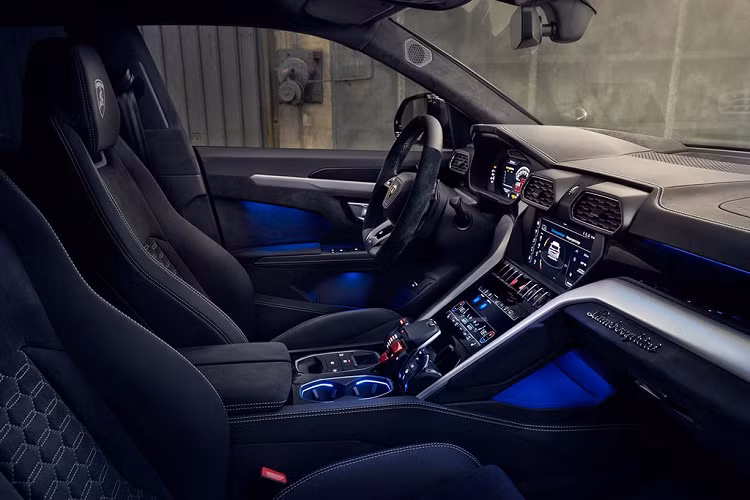 Nguyên bản Urus sử dụng động cơ V8 4.0L Twin-Turbo đạt công suất 650PS (478kW) tại 6.000v/ph và mô-men xoắn 850Nm tại 2.250-4.500v/ph. Tuy nhiên chỉ với việc hiệu chỉnh bằng bộ N-TRONIC, công suất được tăng lên 747PS (549kW) tại 6.100v/ph và mô-men xoắn 958Nm tại 2.700v/ph.