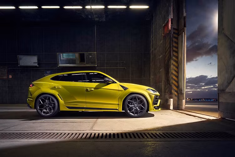 Ngoài ra, cũng nhằm hoàn thiện vận hành và hình ảnh bề ngoài thể thao hơn, Novitec đã can thiệp vào hệ thống treo, hạ gầm xe xuống khoảng 25mm dựa trên việc giữ lại hệ thống treo khí nén nguyên bản của xe.