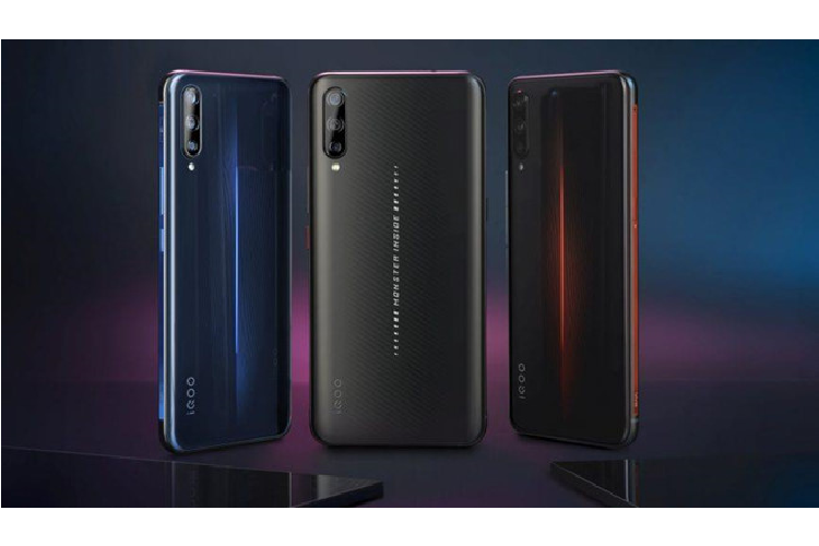 Điện thoại QOO Pro giá rẻ sẽ được bán ra vào ngày 30/8, trong khi bản 5G sẽ lên kệ tại thị trường Trung Quốc từ ngày 2/9. iQOO Pro có giá từ 451 USD cho bản RAM 8 GB, phiên bản RAM 12 GB có giá 493 USD. 