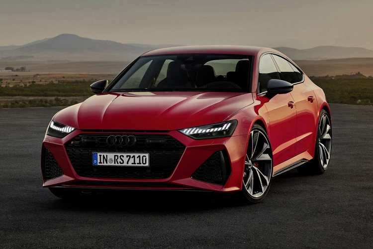 Sản phẩm mới nhất là mẫu Audi RS7 Sportback mới được hoàn thiện với lưới tản nhiệt hình tổ ong cỡ lớn được đặt trên cản trước, vòm bánh trước và sau lớn hơn, rộng ra cùng bộ mâm hợp kim cỡ lớn. Cản sau với thiết kế góc cạnh được trang bị hệ thống xả với ống pô hình bầu dục lớn.