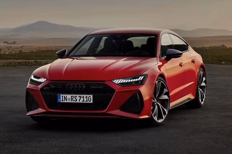 Sản phẩm mới nhất là mẫu Audi RS7 Sportback mới được hoàn thiện với lưới tản nhiệt hình tổ ong cỡ lớn được đặt trên cản trước, vòm bánh trước và sau lớn hơn, rộng ra cùng bộ mâm hợp kim cỡ lớn. Cản sau với thiết kế góc cạnh được trang bị hệ thống xả với ống pô hình bầu dục lớn.