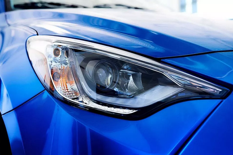 Chúng ta có thể thấy ngoại hình Toyota Yaris hatchback 2020 từ lúc ra mắt đã bị đánh giá là giống chiếc Mazda 2. Nhưng điều này là đương nhiên bởi đây là sản phẩm mà Toyota và Mazda đã hợp tác phát triển. Đầu tiên là dòng Yaris sedan và tiếp là dòng hatchback.