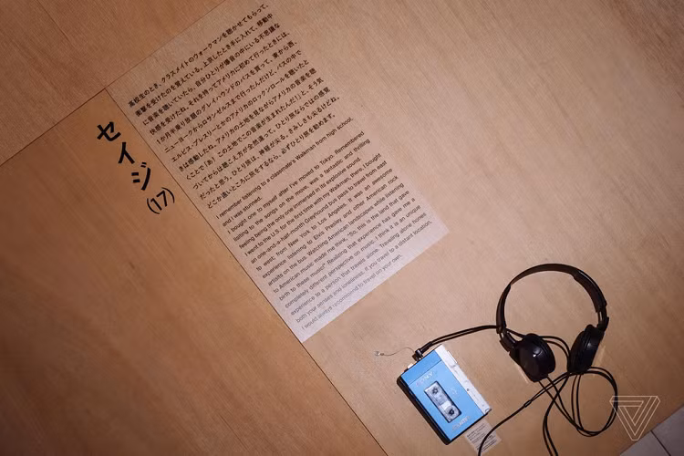 Bên cạnh Walkman, Sony còn ra mắt dòng máy nghe nhạc di động sử dụng đĩa tên là Discman. Năm 2000, Discman được đổi tên thành CD Walkman. Ảnh: The Verge.