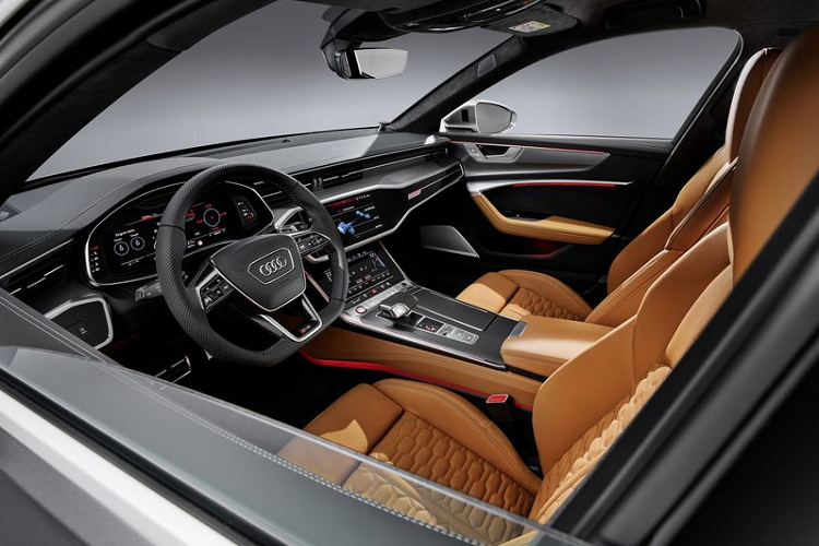 Hệ thống Drive Select System của Audi RS6 Avant mới gồm 6 chế độ lái khác nhau, bao gồm: Tự động, Thoải mái, Năng động , Hiệu quả, cùng hai chế độ đặc biệt là RS1 và RS2 được tích hợp nút bấm chọn RS Mode ngay trên vô lăng.