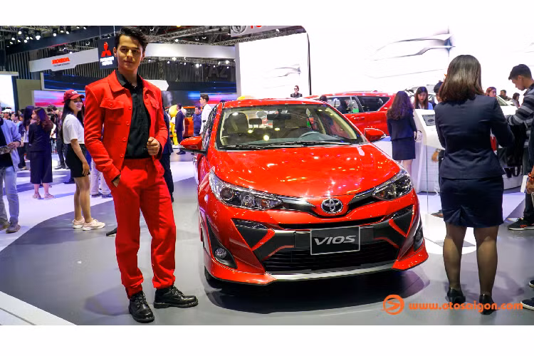 Mẫu xe Toyota Vios 2020 mới sắp tới được ra mắt không phải là phiên bản nâng cấp facelift giữa đời, đây là phiên bản bổ sung một số trang bị Tiện nghi &amp; Hỗ trợ lái nhằm tăng sức hút trong phân khúc.