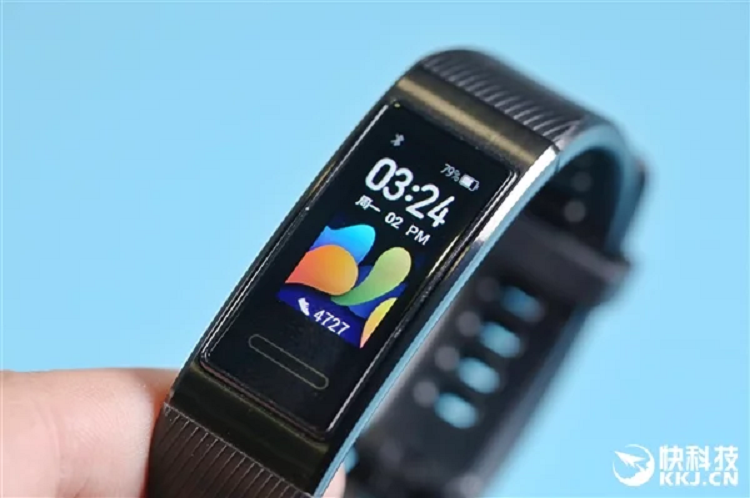 Huawei Band 4 Pro ra mat voi nhieu tinh nang the thao noi bat-Hinh-2