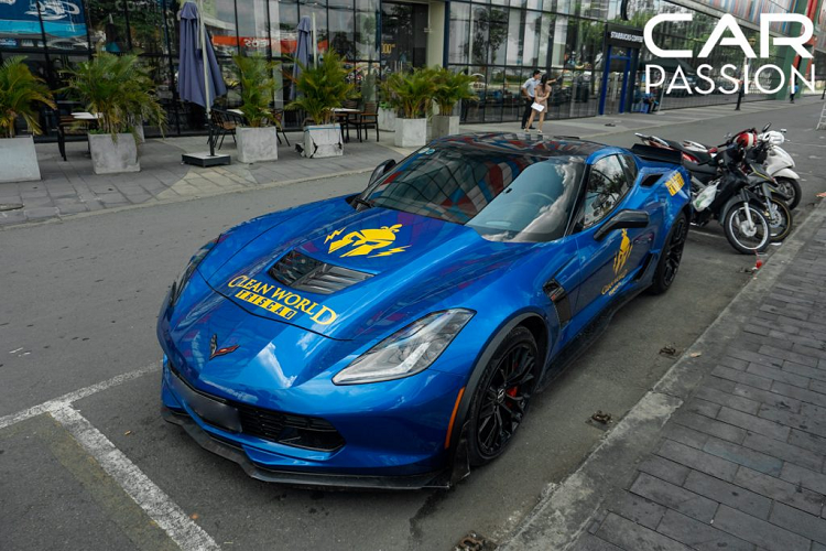 Mới đây nhất thì một chiếc xe thể thao Chevrolet Corvette Z06 màu độc đã bị bắt gặp khi đậu tại một trung tâm thương mại tại khu vực quận Tân Bình. Xe sở hữu màu xanh Laguna khá lạ lẫm ở phần ngoại thất và là chiếc Z06 màu xanh duy nhất tại Việt Nam.