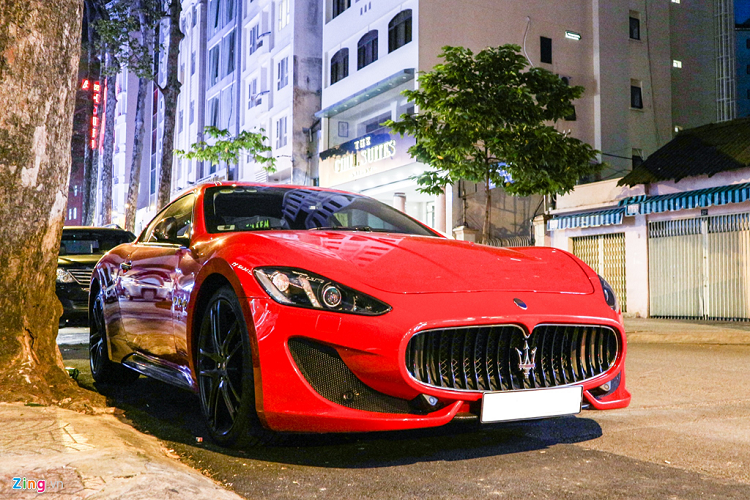 Giá xe Maserati GranTurismo Sport đang được phân phối chính hãng với mức trên dưới 10 tỷ đồng. Tại Mỹ, siêu xe này có giá 134.000 USD. 