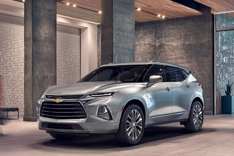 Theo một số nguồn tin cho hay, GM Thái Lan cũng đang có kế hoạch giới thiệu thêm mẫu SUV Chevrolet Blazer 2019 mới vào năm nay. Dự đoán khả năng cao là mẫu xe này sẽ ra mắt vào tháng 06/2019, như vậy rất có thể nó cũng sẽ đến thị trường Việt Nam vào thời gian không xa.