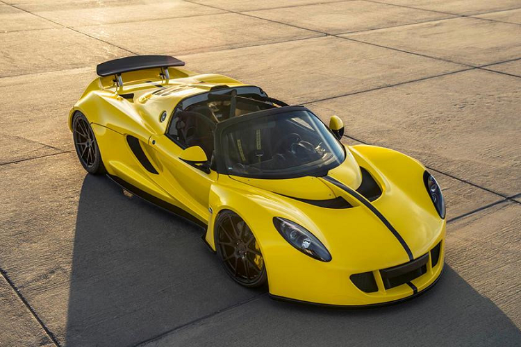 Hennessey Venom GT Spyder. Chỉ 6 chiếc được sản xuất, sử dụng động cơ tăng áp kép Corvette V8 cho tốc độ tối đa lên tới 428 km/h.