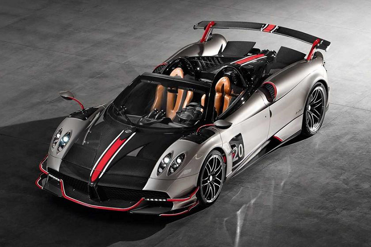 Pagani Huayra Roadster BC. Chiếc mui trần này vừa lộ diện chỉ với 40 xe được sản xuất, giá bán 3,5 triệu USD. Tốc độ tối đa của xe là 338 km/h.