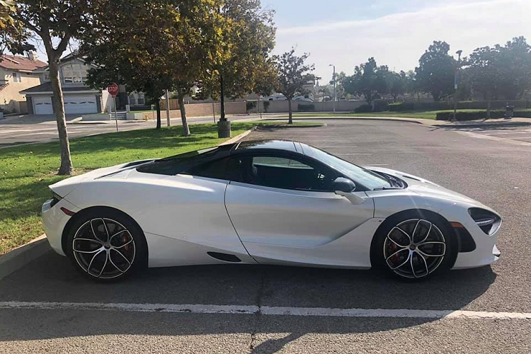 Thông tin ban đầu cho biết, chiếc siêu xe mui trần McLaren 720S Spider mà thành viên đoàn Car Passion đặt mua là ở Mỹ. Xe trong tình trạng mới tinh và dự kiến có mặt ở Việt Nam vào cuối năm nay. Hiện tại biểu thuế dành cho McLaren 720S Spider nhiều khả năng chưa được áp dụng.