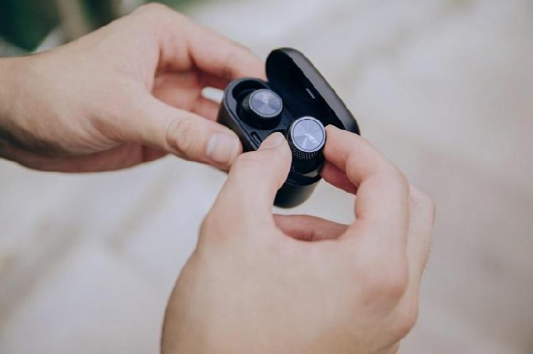 Tai nghe Plantronics dang tro lai Viet Nam-Hinh-2