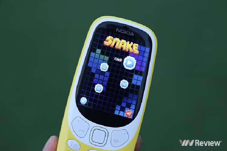 Nokia 3310 năm 2017 cho thời gian chờ lên tới 31 ngày và 21 giờ đàm thoại dù có màn hình màu, trong khi phiên bản năm 2000 chỉ là thời gian chờ 10 ngày, 4,5 giờ đàm thoại. 