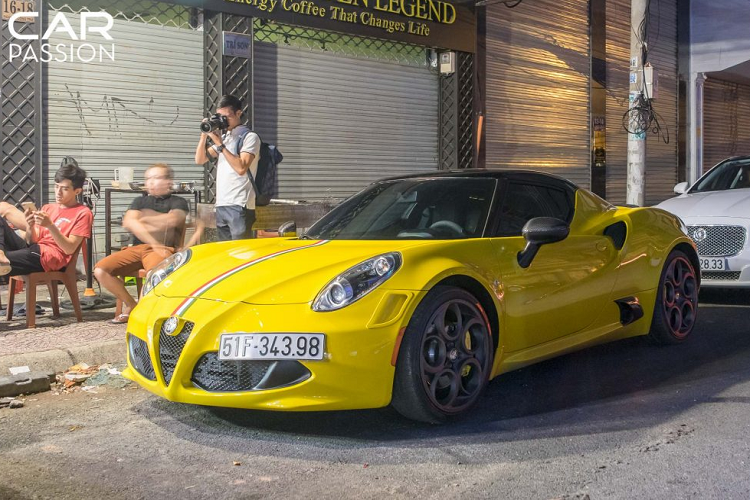 Đối với thị trường Châu Âu, Châu Phi và Trung Đông thì chỉ có 400 chiếc được giao đến tay khách hàng, thị trường Bắc Mỹ sẽ nhận được 500 xe và 100 xe còn lại sẽ được phân phối tới các vùng lãnh thổ còn lại.