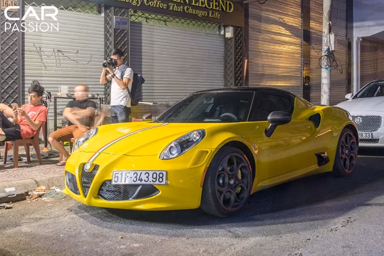 Đối với thị trường Châu Âu, Châu Phi và Trung Đông thì chỉ có 400 chiếc được giao đến tay khách hàng, thị trường Bắc Mỹ sẽ nhận được 500 xe và 100 xe còn lại sẽ được phân phối tới các vùng lãnh thổ còn lại.