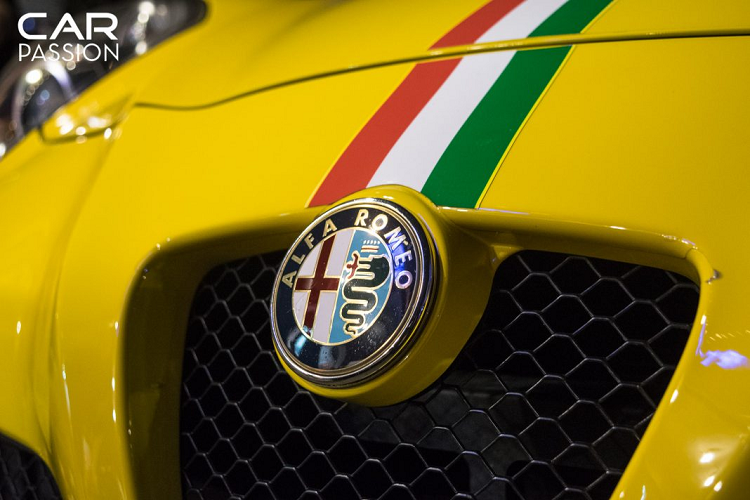 Ra mắt tại triễn lãm Geneva Motorshow vào năm 2013, Alfa Romeo 4C để lại ấn tượng sâu sắc trong mắt giới mộ điệu với kiểu dáng thiết kế lạ mắt, trọng lượng xe vô cùng nhẹ và sở hữu một sức mạnh đáng kinh ngạc.