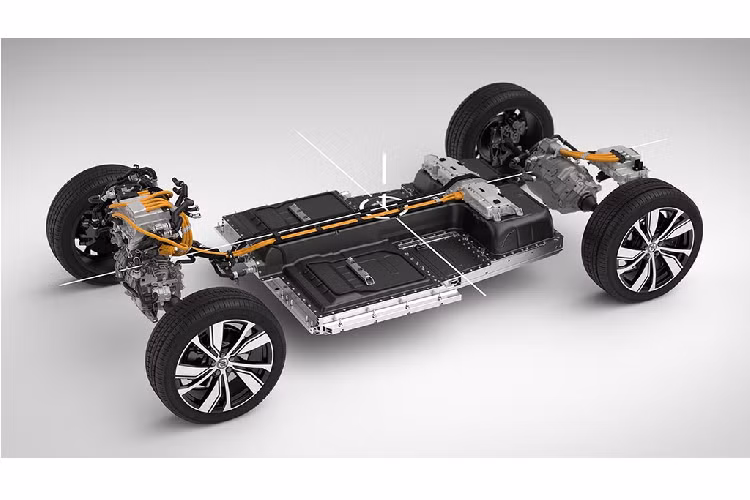 Tổng công suất của xe đạt 408 mã lực, đến từ hai động cơ điện, mỗi động cơ đặt ở trục trước và sau tạo thành hệ dẫn động 4 bánh cho xe. Bộ pin nguồn có thể sạc tới 80% điện dung trong vòng 40 phút thông qua một hệ thống sạc nhanh.