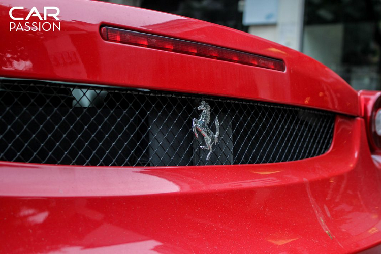 Có một điều trùng hợp là cả 3 chiếc Ferrari F430 Spider tại Việt Nam đều sở hữu chung màu sơn này. Có lẽ bởi nó đã trở thành biểu tượng đặc biệt tượng trưng cho những chiếc xe đến từ vùng Modena, Ý.