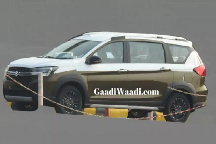 Theo dự kiến, Suzuki XL6 sẽ được ra mắt ngày 21 tháng 8 sắp tới, mẫu crossover hoàn toàn mới của Suzuki về cơ bản được phát triển từ dòng Suzuki Ertiga thế hệ mới khi nó chia sẻ một phần thiết kế và tỷ lệ giống hệt với ‘’người anh em’’ Ertiga khi nhìn ngang xe và cụm đèn hậu.