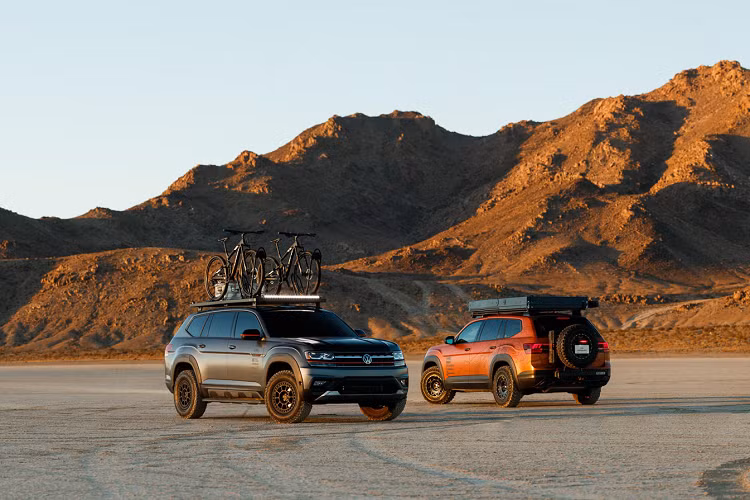 Bản độ này sử dụng bộ mâm fifteen52 Transverse 52 MX Concept kích thước 17 inch, thêm vào đó, xe sở hữu ngoại thất được nâng cấp bởi Air Design USA, hệ thống treo lồng cuộn H&amp;R Adventure Line, bộ giá nóc Front Runner Slimline II, đèn LED trợ sáng và nội thất được trang bị phụ kiện VW.